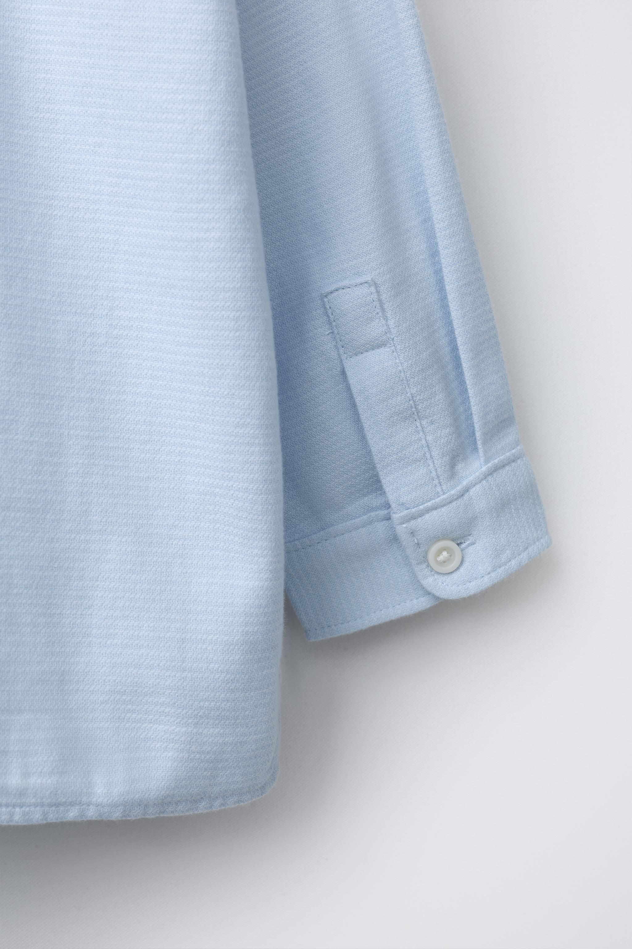 DETACHABLE BOW TIE SHIRT